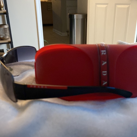 Prada sunglasses with case - Picture 3 of 4